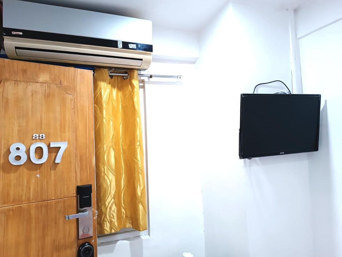 8Hostel Manila Zewnętrze zdjęcie